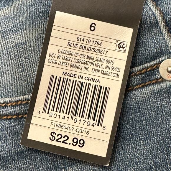 Mossimo Women’s High Rise Crochet Hem Denim Shorts Size 6 NWT Blue - Picture 10 of 13